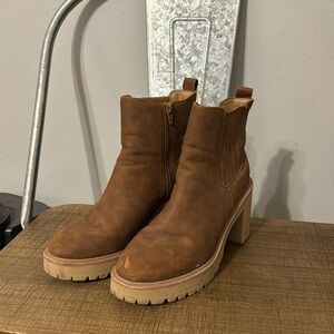Women’s 9.5 boots